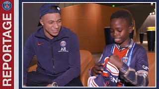 Lincroyable rencontre de Saliou avec les joueurs du Paris SaintGermain [upl. by Chui]