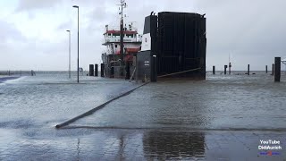 Land unter in Norddeich Hafen und Strand Bensersiel Accumersiel Dornumersiel Sturm Sabine Orkantief [upl. by Erdrich]