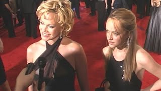 Gold Globe Awards 2004 Red Carpet [upl. by Hpejsoj]