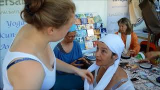 Turban tying at the European Yoga Festival Style 2 [upl. by Eremehc]