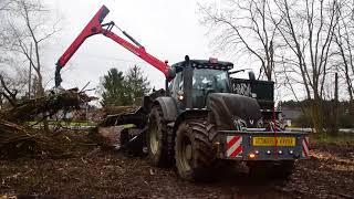 Algemene Bosbouw Vandervelden aan het hout hakselen met een Valtra S374 en Jenz Chipper [upl. by Juakn]