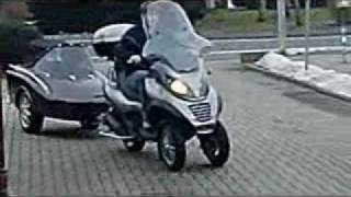 Piaggio MP3 250 LT with Freewheel Doggy Trailer [upl. by Kary]