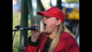 Tones and I performing at the 2018 ANBC Noosa Busking Championships [upl. by Ric]