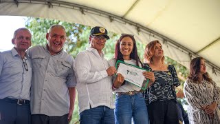 Presidente Petro entrega de tierras a firmantes de paz indígenas y campesinos San Juan de Arama [upl. by Sayles]