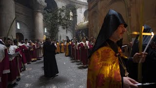 Jerusalem offen für Ungeimpfte Orthodoxe Christen feiern Ostermesse [upl. by Amandie]