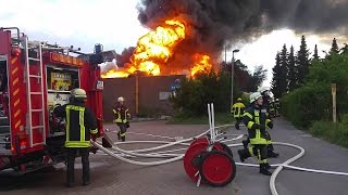 GROSSBRAND IN ERKRATH  Ehemaliger Tennisclub im Vollbrand  COBRALöschsystem im Einsatz [upl. by Atikkin]