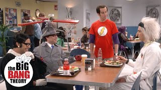 Howards Sheldon Costume  The Big Bang Theory [upl. by Lorin]