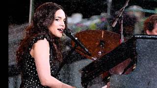 quotBarstool bluesquot  Norah Jones live [upl. by Murtha42]