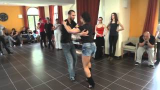 Bachata Dominicaine débutantinter avec Yami et StEffy quotStep Onequot [upl. by Beatrix]