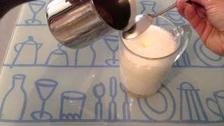 Faire un latte macchiato  Variante chocolat blanc [upl. by Ruphina]