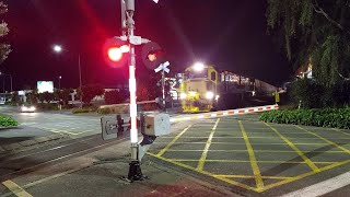 DXB 5166 amp DXB 5137 on Train 712 at Langdons Road Level Crossing in Papanui [upl. by Tavie]