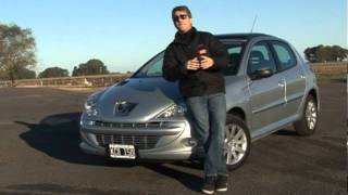 Peugeot 207 Compact 14 HDI  Test  Matías Antico [upl. by Ssilem434]