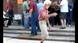 Abuelos bailando Party Rock [upl. by Yelrihs]