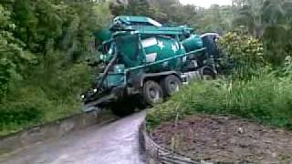 truck mixer camion toupie malaxeur pompemp4 [upl. by Luapnaes]