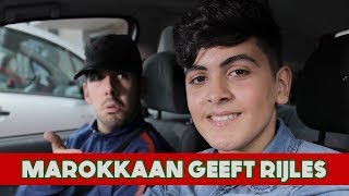 VERKAASD  MAROKKAAN GEEFT RIJLES Seizoen 4 Aflevering 4  Mertabi Sketch [upl. by Ardnala490]