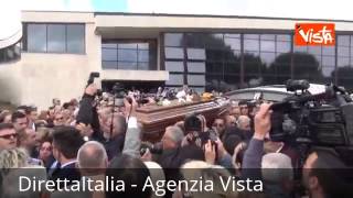 FUNERALI DI LITTLE TONY USCITA BARA [upl. by Debbie]