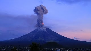 Spectacular timelapse of Mayon volcano eruptions [upl. by Trenton]