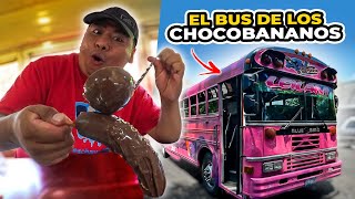 😱VISITAMOS un NEGOCIO de CHOCOBANANOS dentro de un BUS salimos a regalar a la calles [upl. by Tiffanle]