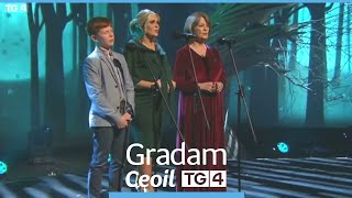 Pádraigín Ní Uallacháin  Séamus Mac Murfaidh  Gradam Ceoil TG4 2018 [upl. by Thorner]