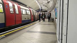 London Underground Mind the Gap and Stand Clear of the Doors announcements  Embankment and Waterloo [upl. by Yacano]