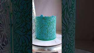 Buttercream cake decorating two toned buttercream flowers stencil cakedecorating cake [upl. by Altman]