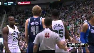 Delonte West grimpe sur Al Jefferson [upl. by Fonzie805]