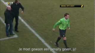 Voetbal International  Hans Kraay jr Rode Kaart [upl. by Inotna]