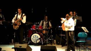 Yehuda Green sings Nachamu in the Catskills [upl. by Dael839]