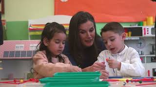 Visita al CEIP Gumersindo Azcárate y entrega del Premio Princesa de Girona Escuela 2022 [upl. by Tihw]