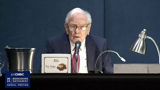 Warren Buffett explains why Berkshire reduced its big Apple stake [upl. by Delamare262]