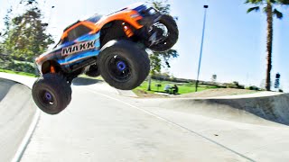 RC Freestyle Fantasy  Traxxas Maxx [upl. by Adnilram]