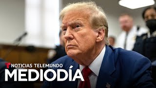 Se reinicia el juicio a Trump con una multa y el testimonio de un banquero  Noticias Telemundo [upl. by Bigod247]