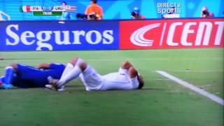 MORDISCO DE LUIS SUAREZ A CHIELLINI EN HD [upl. by Oisacin]