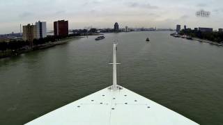 Zeitraffer AIDAprima Auslaufen Rotterdam  Captains View  Timelapse Maas River  07102016 [upl. by Kegan81]