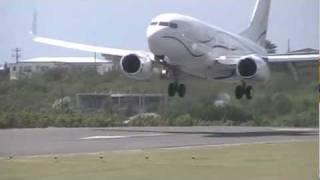 Boeing 737 landing Anguilla [upl. by Tudela]