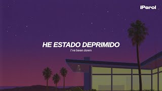 así se siente estar solo aún estando rodeado de gente  Femi  Distractions Español  Lyrics [upl. by Cogn]