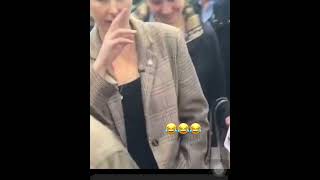 Marion maréchal Le Pen se fait arroser à la bière 🍺 salon de l’agriculture news actu [upl. by Aulea228]