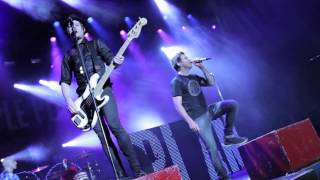 Simple Plan  Perfect LIVE in Quebec [upl. by Wenonah4]