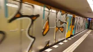 GraffitiTotalschaden UBahn 1 in Berlin muss am Nollendorfplatz durchfahren [upl. by Anaehs]