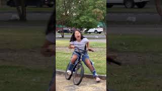 La bici 🚲 sorpresa 🎉 del amor 🥰 broma de humor 🤣❤️video funny reels tiktok [upl. by Trace]