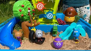 Hey Duggee And The Squirrels DIY Playground Sandpit and Water Park Outdoor Kids Creative Play [upl. by Jenn778]