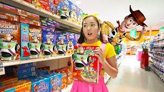 Ellie Shops for Toy Story 4 Cereal at Supermarket with Woody and Buzz [upl. by Airebma]