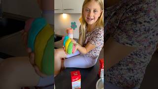 Lia macht Knete selber basteln knete lernen kinder kindervideo gesund selbstgemacht diy [upl. by Latreshia880]