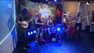 Steve n Seagulls Thunderstruck Live at Studio 4 10 2014 1080p [upl. by Aryad]