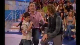 David Bisbal y Abraham Mateo 11 años cantan en Menuda Noche  Esclavo de sus besos  Me Derrumbo [upl. by Zemaj]