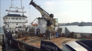 Bateau  Atlantique  Phares et Balises  Ancien Thonier  Bretagne  Lorient  France [upl. by Ladiv]