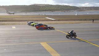 Supermoto triunfa en una carrera contra un avión y un jet de combate [upl. by Arihsat718]