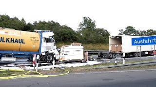 Massive Zerstörung Vier LKW und ein PKW auf A61 verunfallt  Zwei Personen eingeklemmt  30052022 [upl. by Allez815]