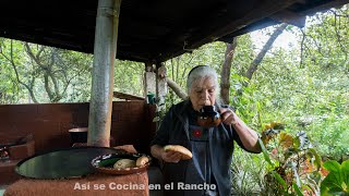 Champurrado Bien Bueno ahorita que hace mucho frío Así se Cocina en el Rancho [upl. by Ellimac]