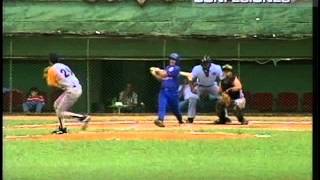 Mejores jugadas de Javier Mendez Beisbol Cuba [upl. by Elleivap]